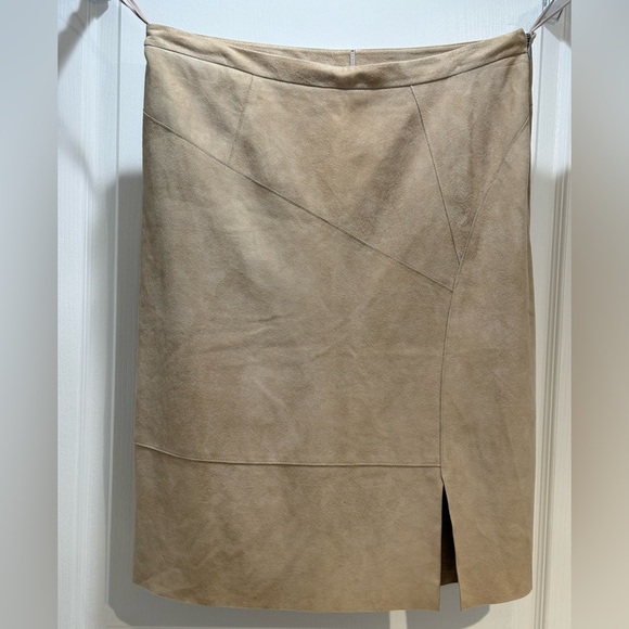 ELIE TAHARI Regina 100% Suede Skirt – Beige/Tan – Size 10. Retail $698 - Picture 3 of 8